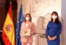 Ana María Acevedo con el proyecto Flor Galana recogió el premio del Ministerio