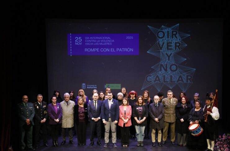 “Tenemos que hacer de Asturias una sociedad coraje contra el machismo. Ver, oír y no callar”, subraya Barbón en el acto del Día Internacional de la Eliminación de la Violencia contra las Mujeres