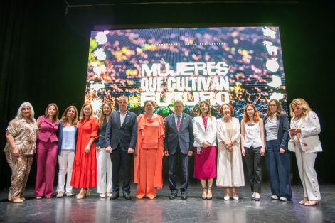 Luis Planas: «Las agricultoras son esenciales para garantizar la seguridad alimentaria y el futuro del sector»